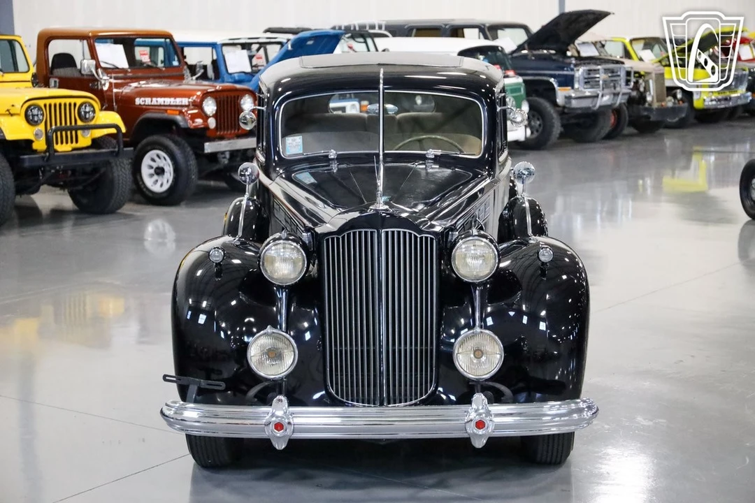 1938 Packard Eight - Image 4 of 12