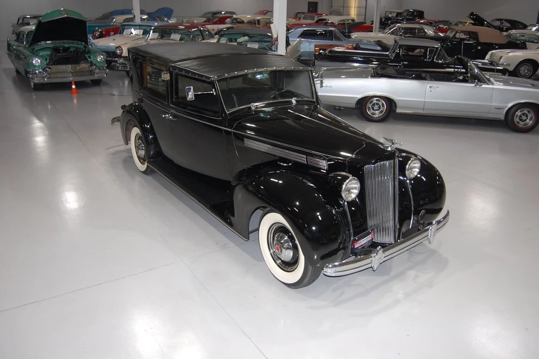 1938 Packard Twelve - Image 8 of 31