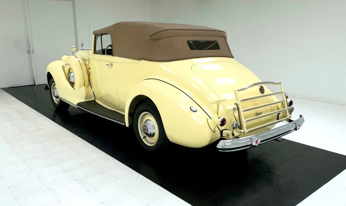 1938 Packard - Image 5 of 31