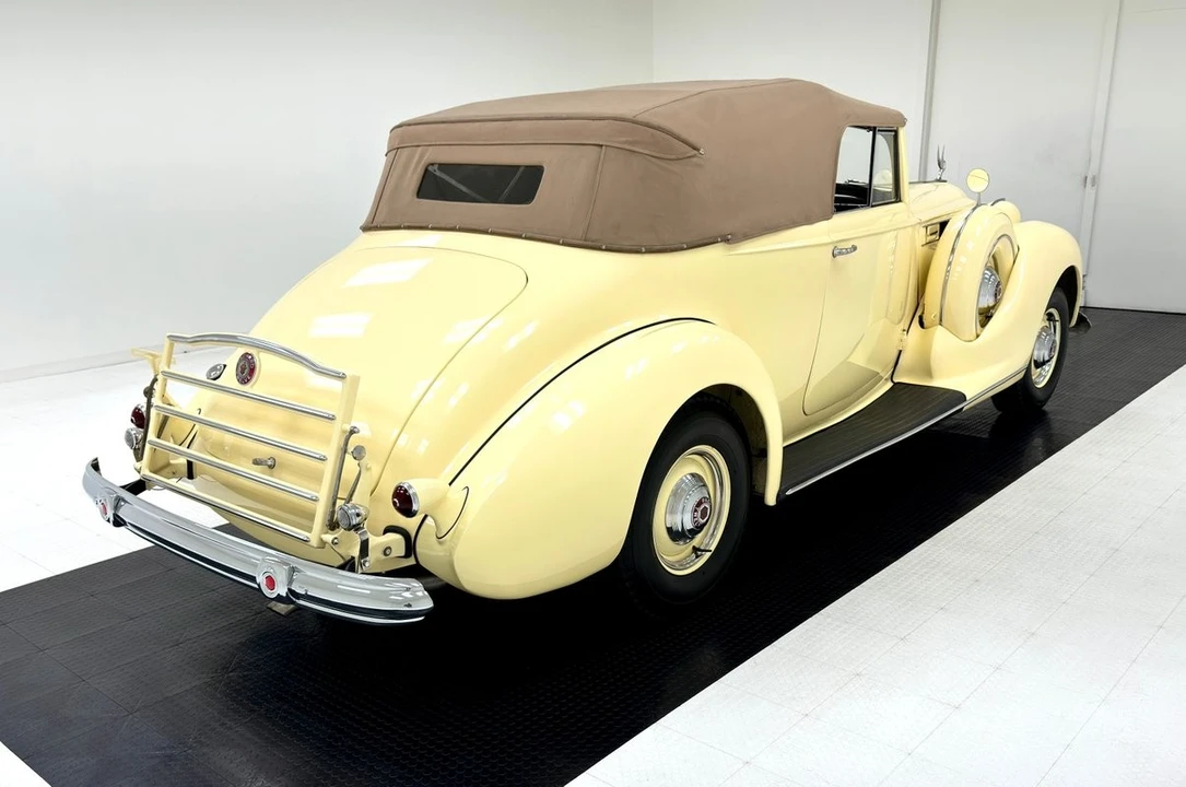 1938 Packard Twelve - Image 8 of 12