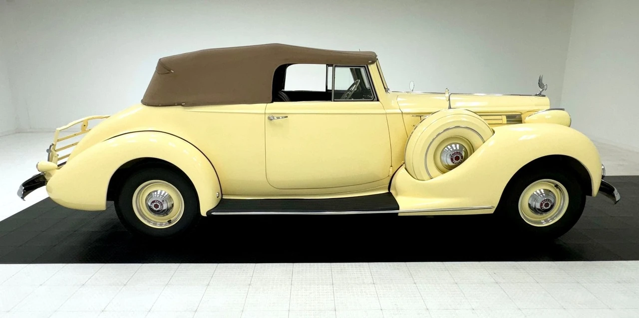 1938 Packard - Image 9 of 31