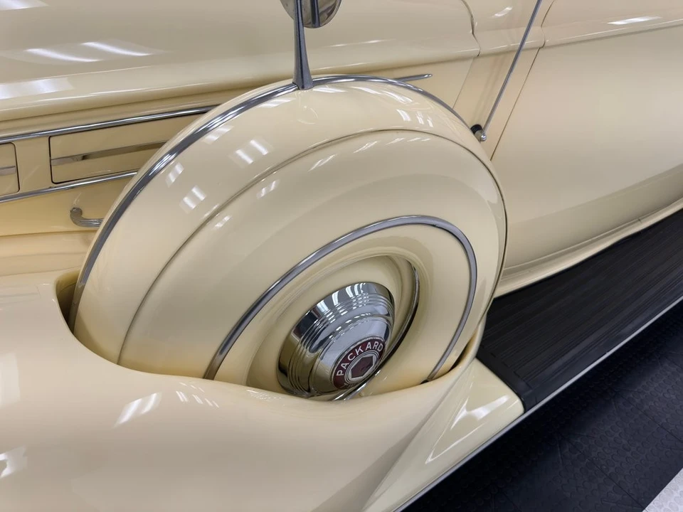 1938 Packard - Image 17 of 31