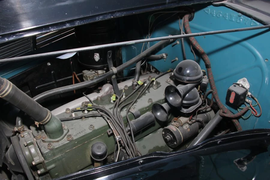 1938 Packard Eight - Image 6 of 12