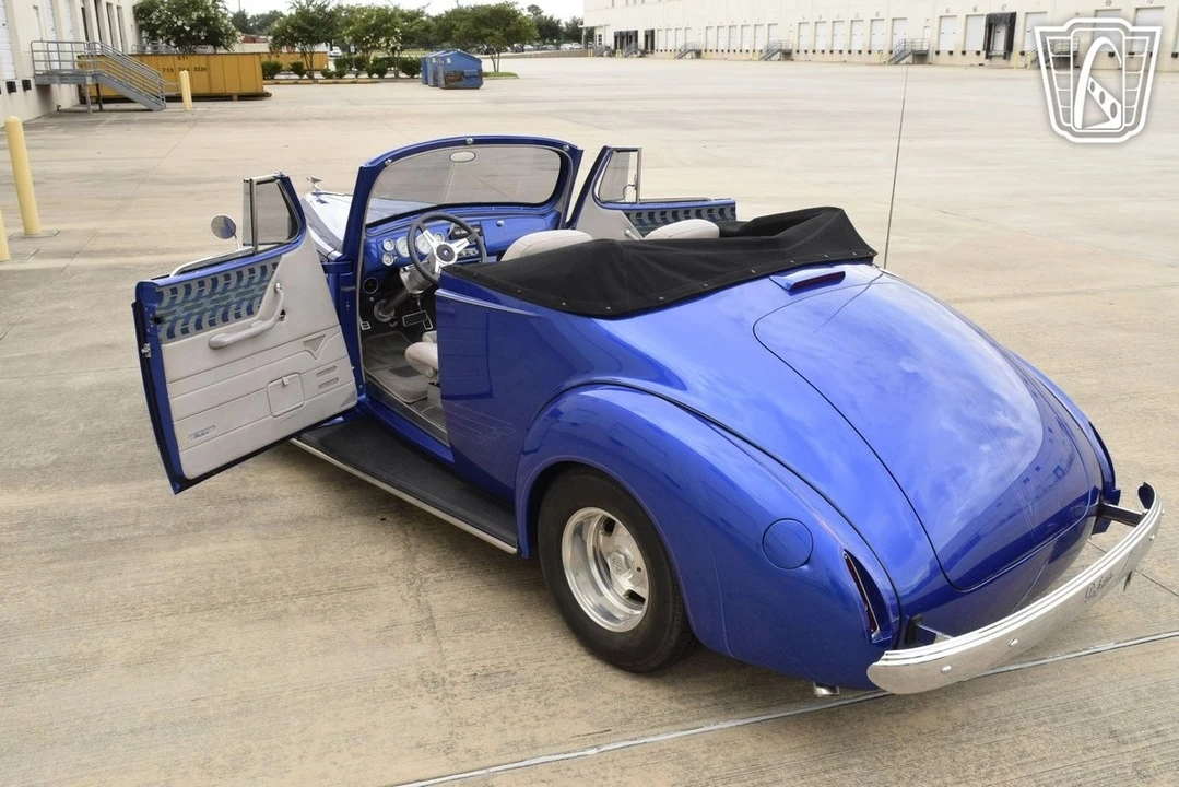 1938 Packard Eight - Image 11 of 12