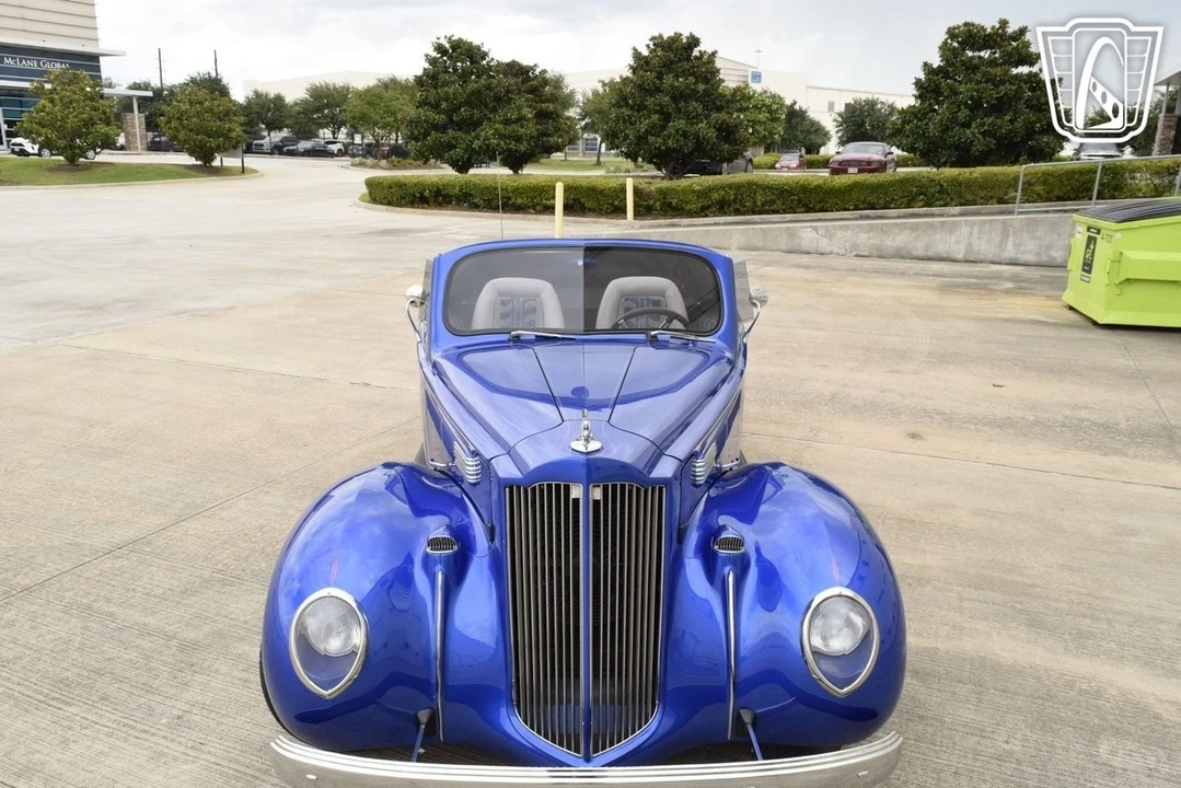 1938 Packard Eight - Image 9 of 12