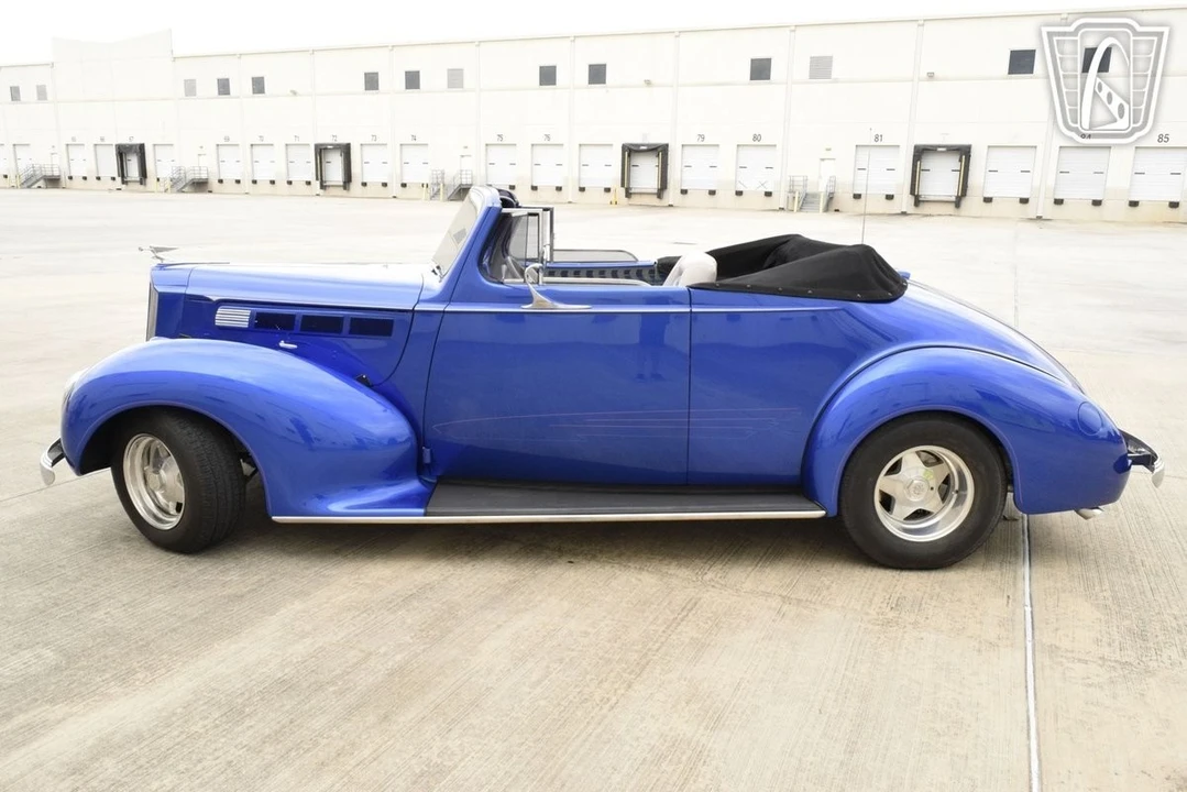 1938 Packard Eight - Image 5 of 12