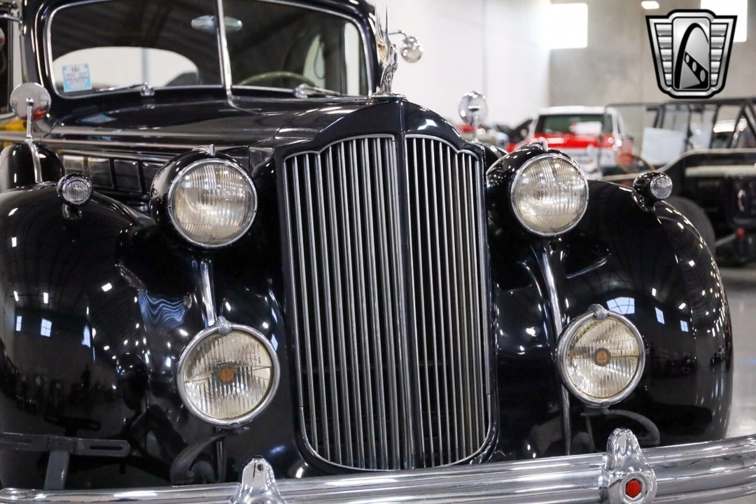 1938 Packard Eight - Image 8 of 12
