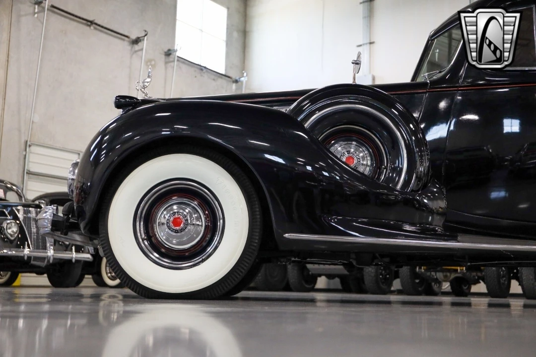 1938 Packard Eight - Image 5 of 12