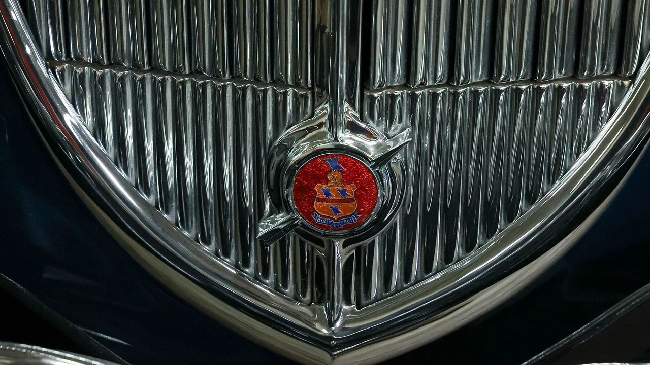1938 Pierce-Arrow - Image 10 of 31