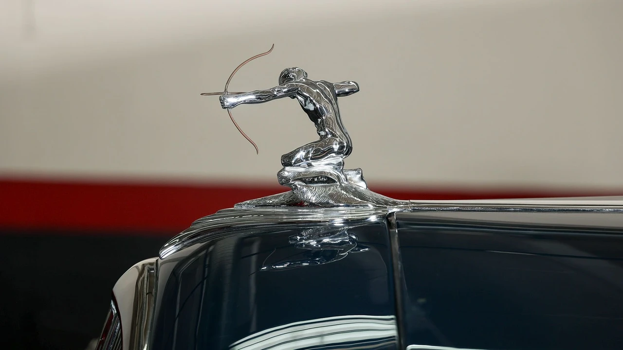 1938 Pierce-Arrow - Image 8 of 31