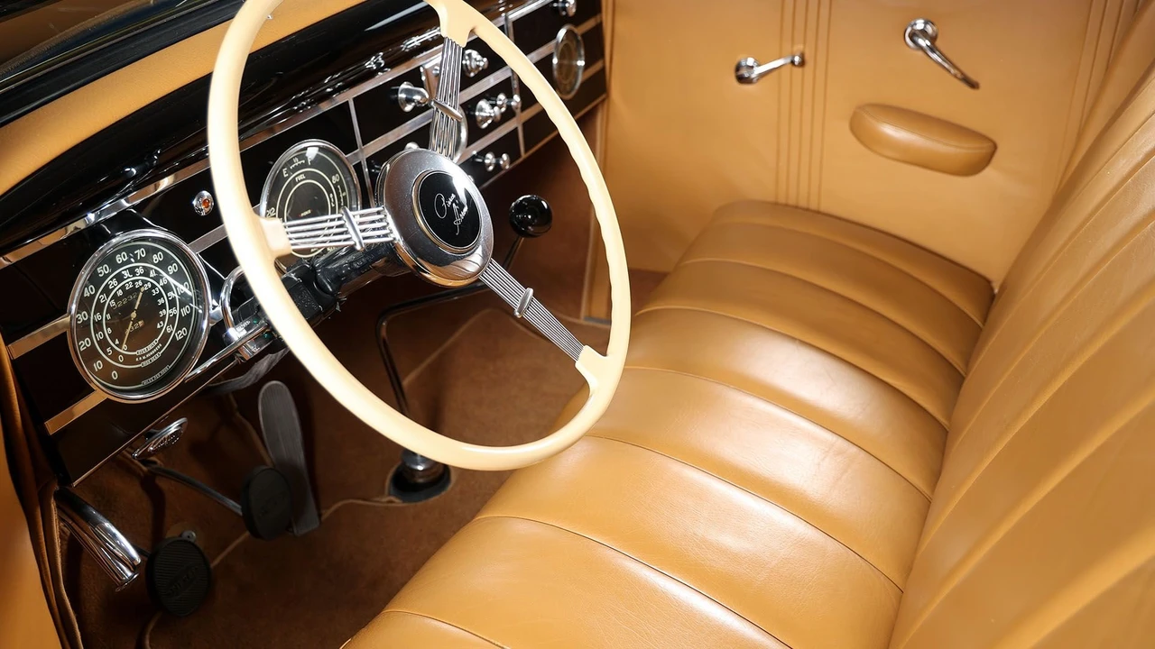 1938 Pierce-Arrow - Image 3 of 31