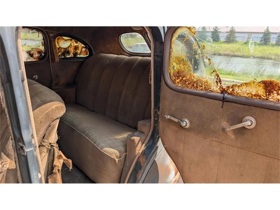 1938 Plymouth Suburban - Image 6 of 7