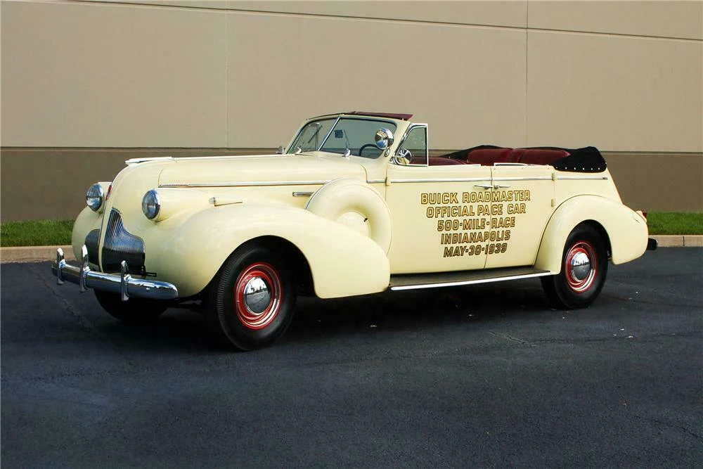 1939 Buick Roadmaster - Image 2 of 5