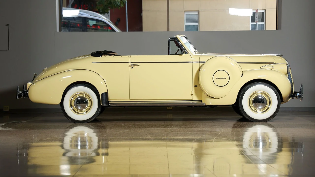 1939 Buick Century - Image 2 of 31