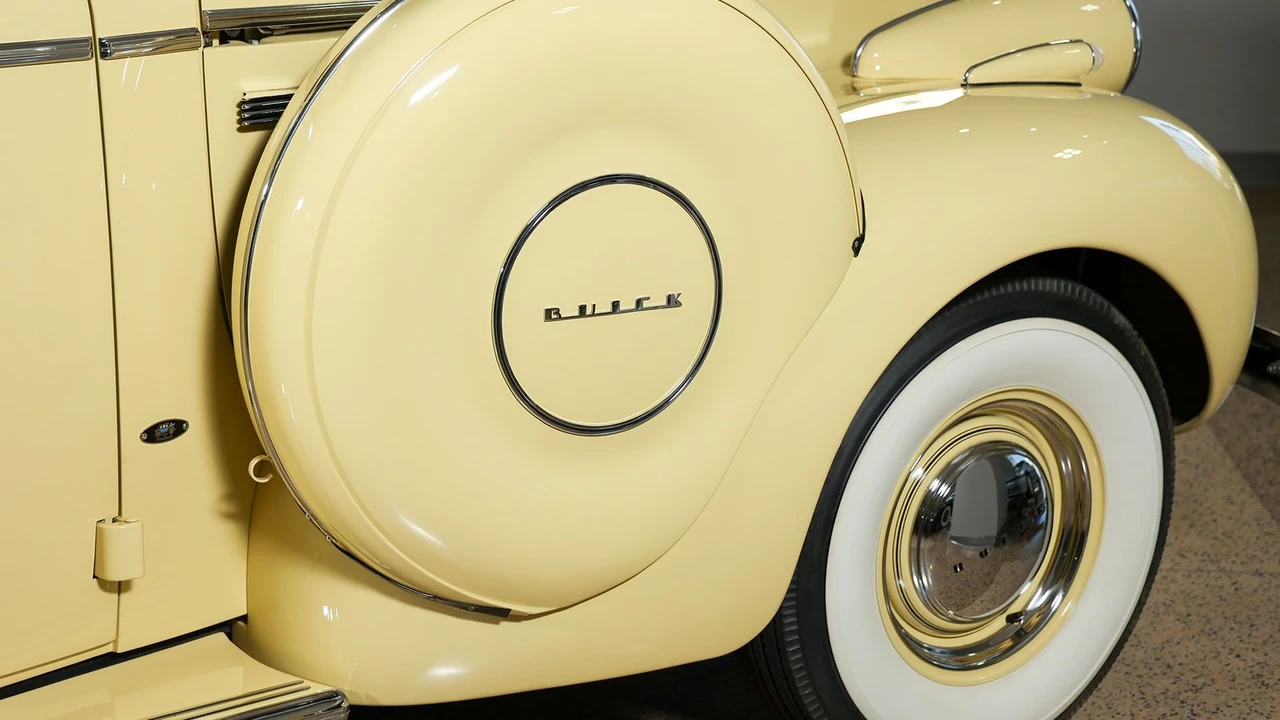 1939 Buick Century - Image 12 of 31