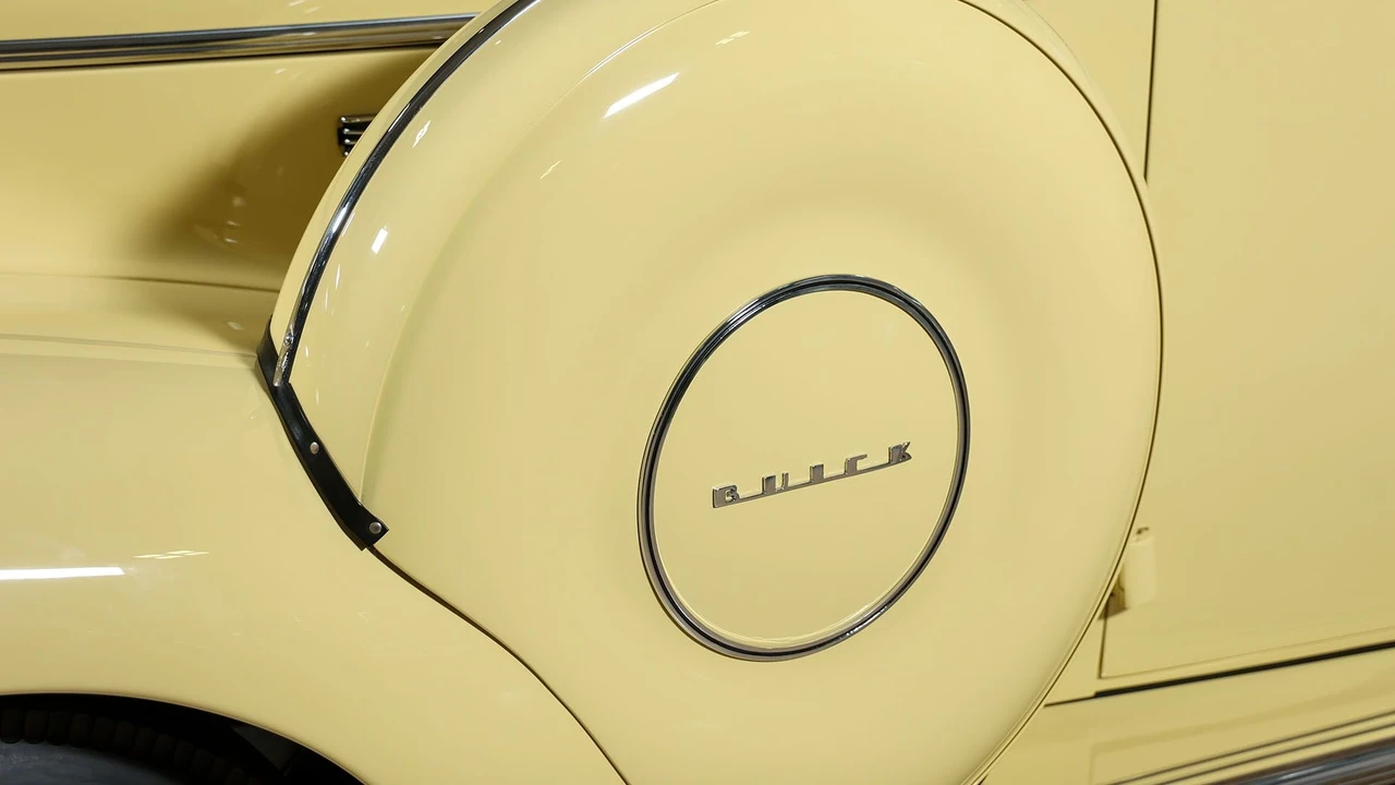 1939 Buick Century - Image 23 of 31
