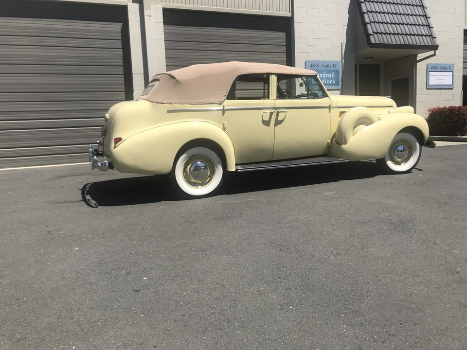1939 Buick Roadmaster - Image 25 of 31