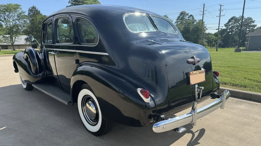 1939 Buick Roadmaster - Image 7 of 11