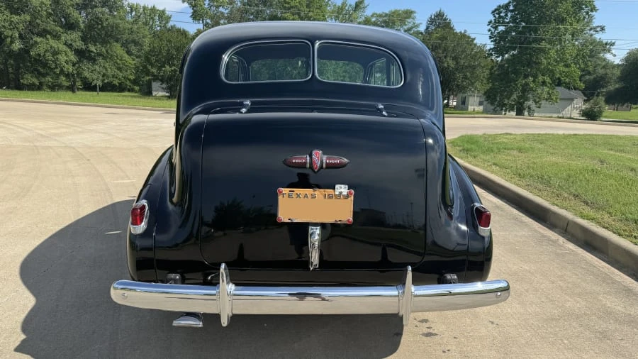 1939 Buick Roadmaster - Image 5 of 11
