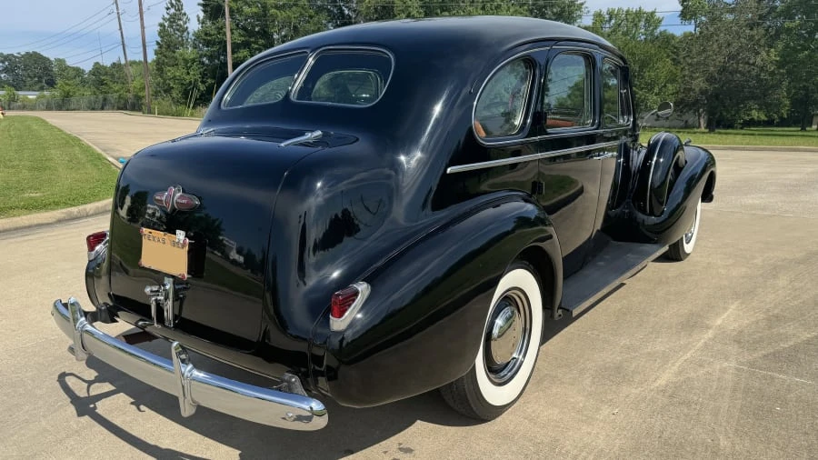 1939 Buick Roadmaster - Image 3 of 11