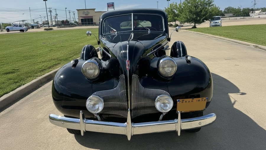 1939 Buick Roadmaster - Image 4 of 11
