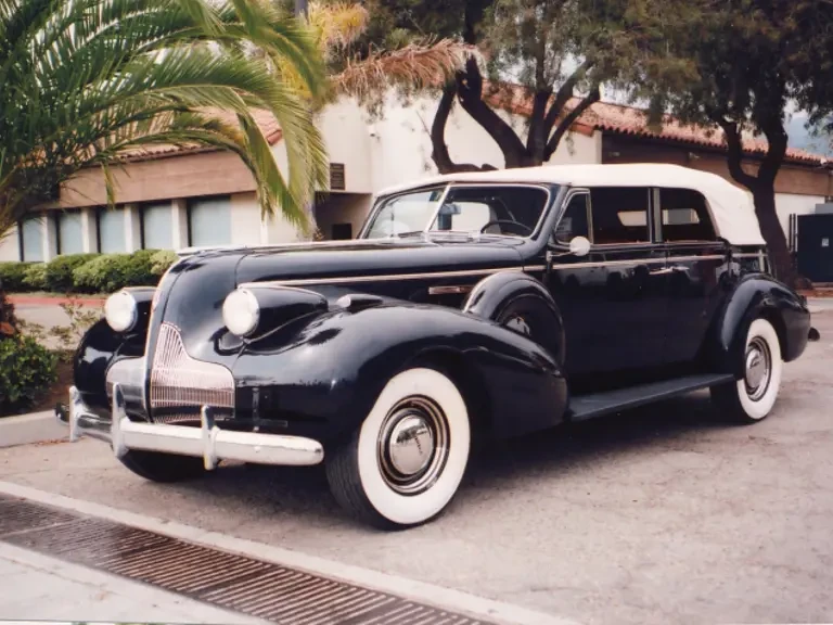 1939 Buick Roadmaster - Image 2 of 9