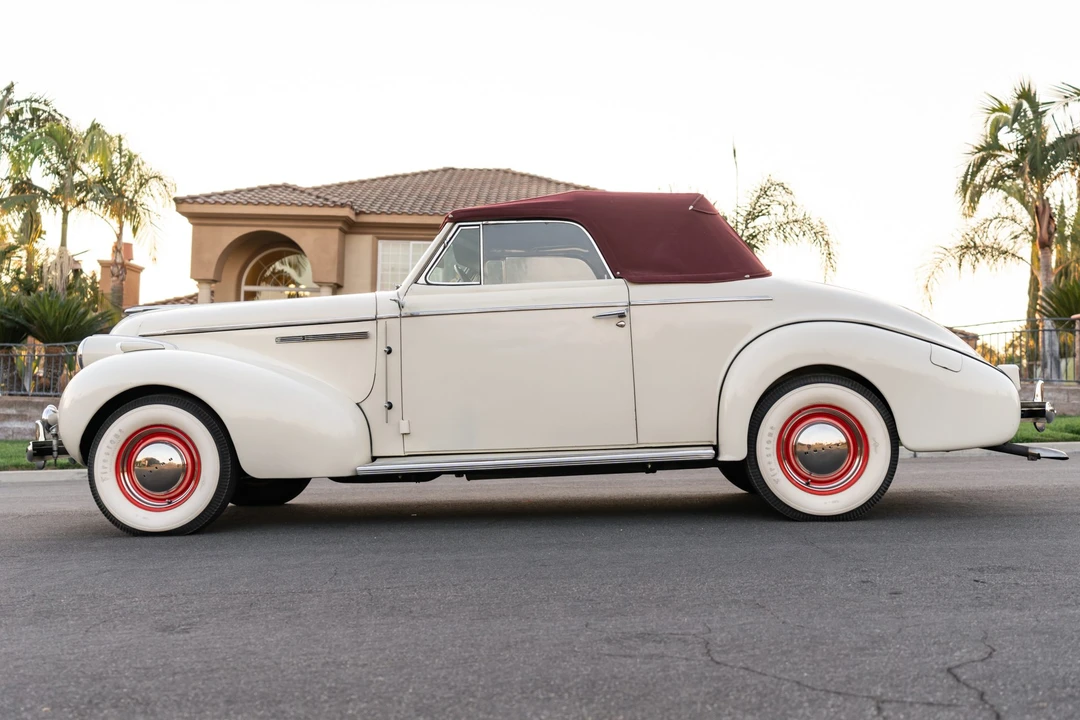 1939 Buick Century - Image 10 of 31