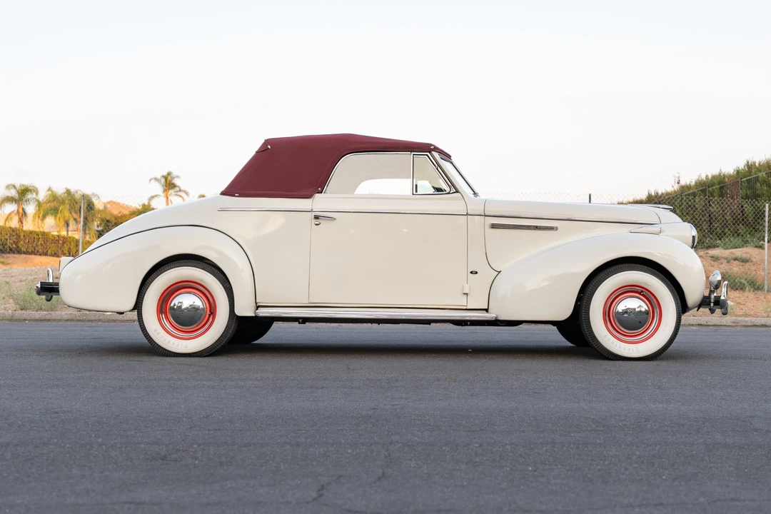 1939 Buick Century - Image 14 of 31