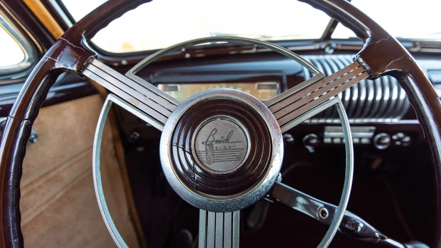 1939 Buick Roadmaster - Image 10 of 15