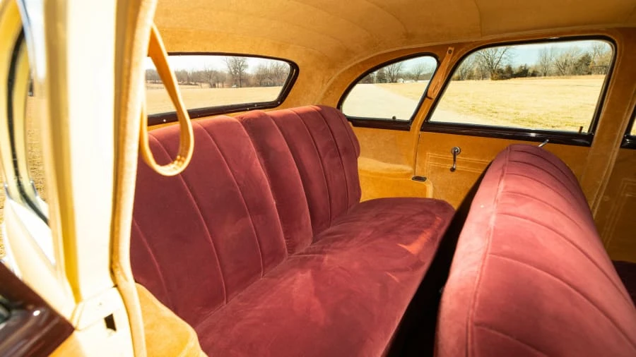 1939 Buick Roadmaster - Image 11 of 15