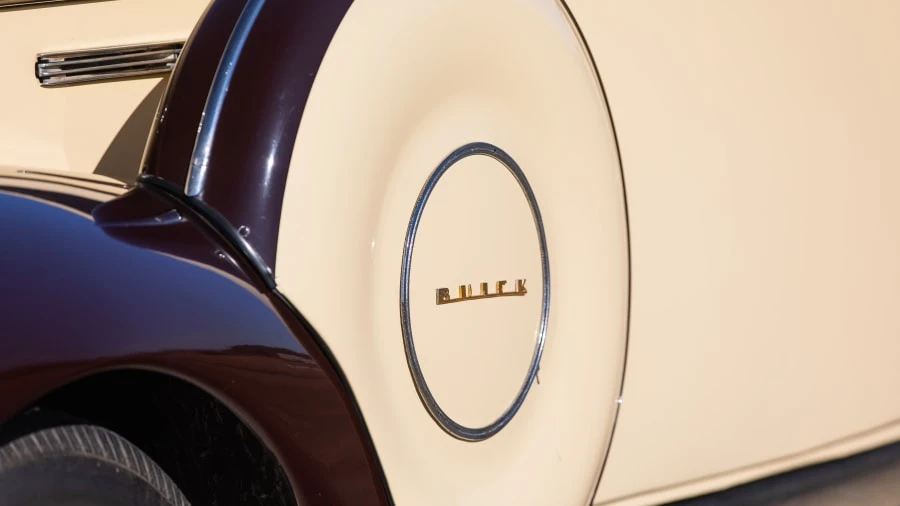 1939 Buick Roadmaster - Image 12 of 15
