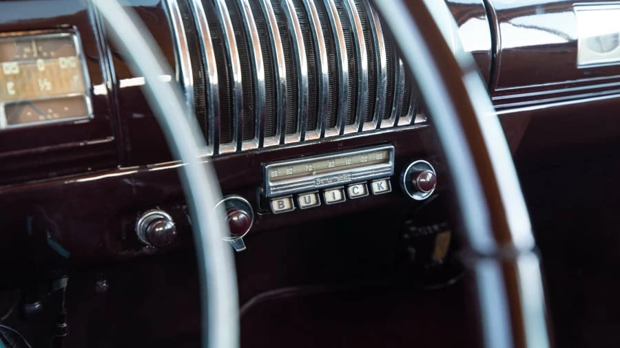 1939 Buick Roadmaster - Image 13 of 15