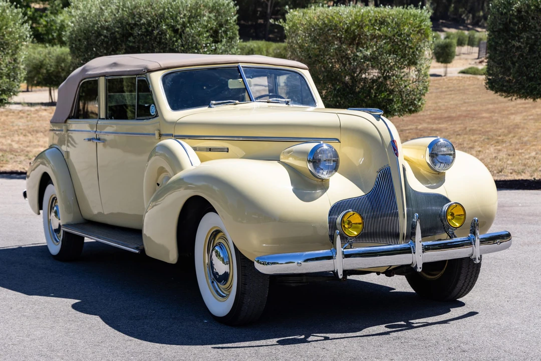 1939 Buick Roadmaster - Image 15 of 31