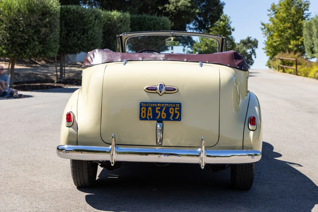 1939 Buick Roadmaster - Image 5 of 31