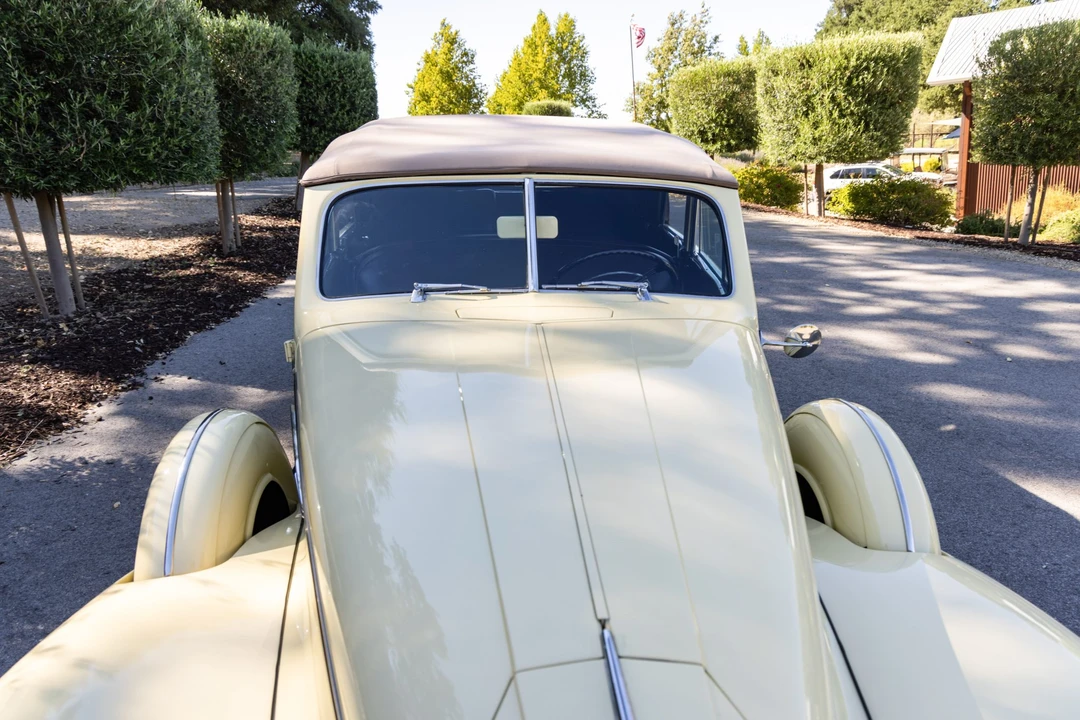 1939 Buick Roadmaster - Image 18 of 31