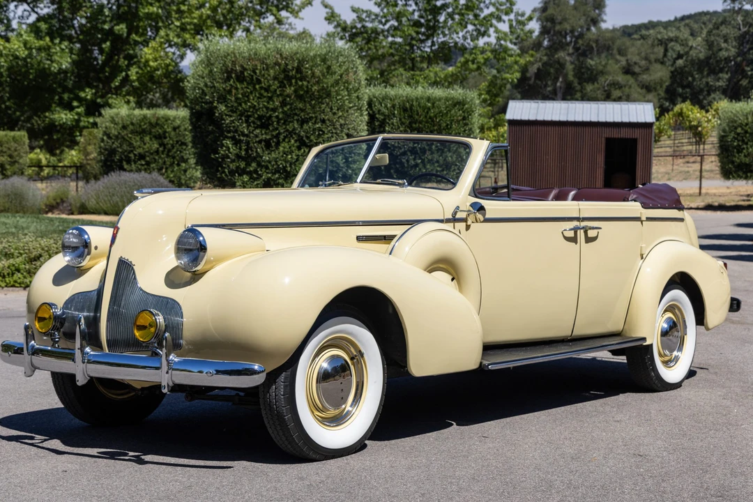 1939 Buick Roadmaster - Image 2 of 31