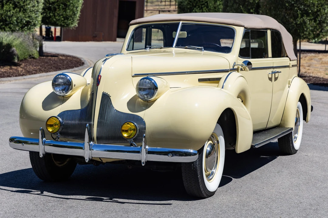 1939 Buick Roadmaster - Image 9 of 31