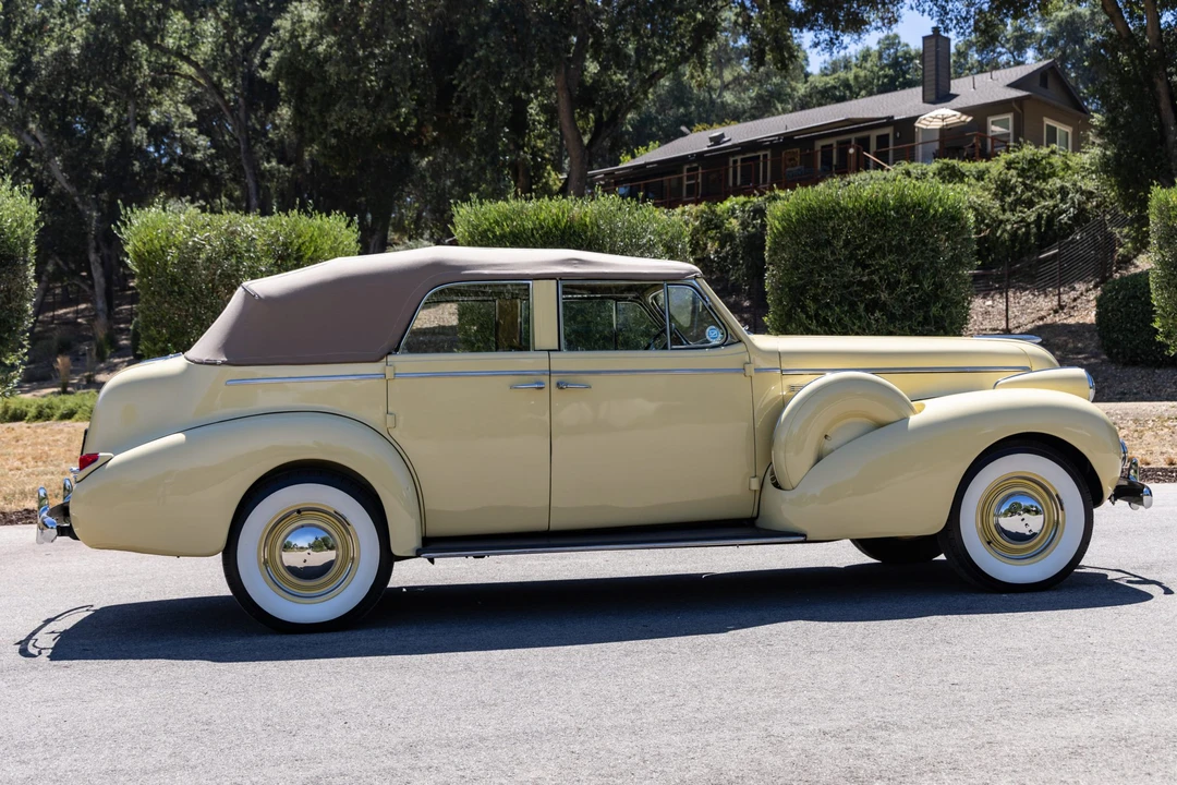 1939 Buick Roadmaster - Image 14 of 31