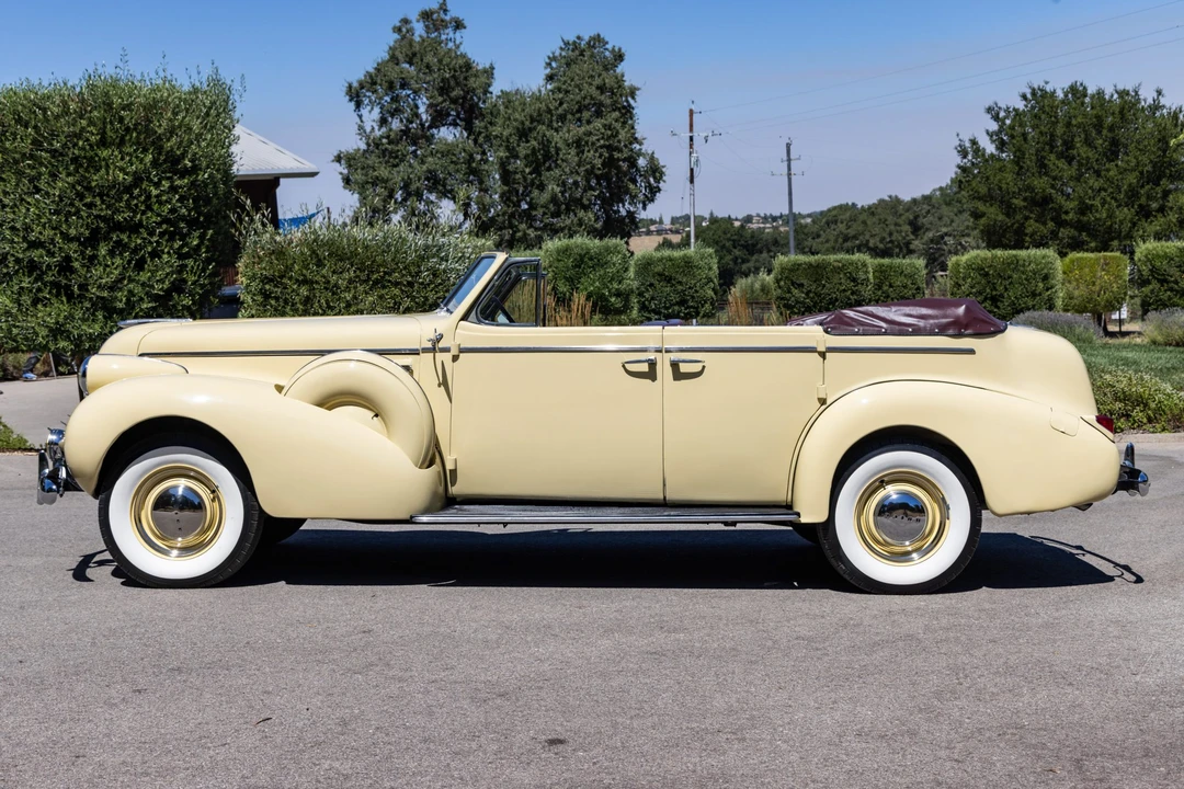 1939 Buick Roadmaster - Image 3 of 31