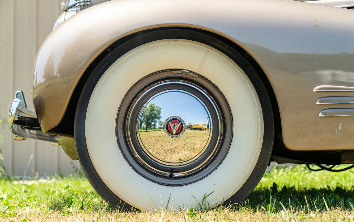 1939 Cadillac Series 61 - Image 17 of 25