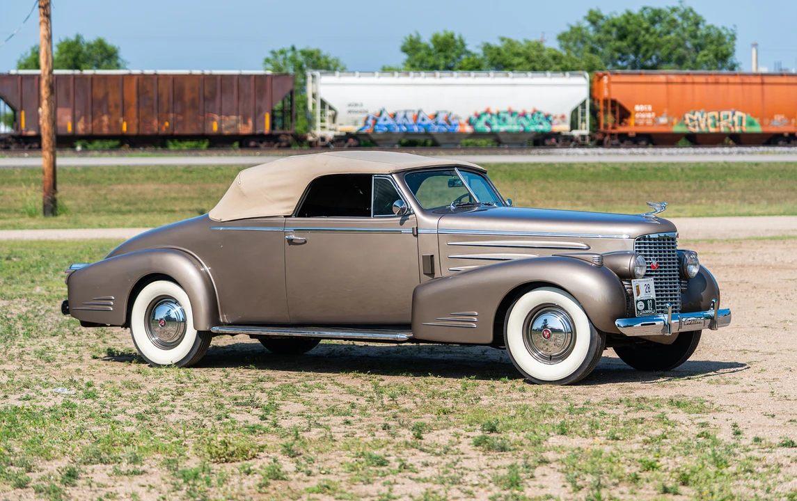 1939 Cadillac Series 61 - Image 11 of 25