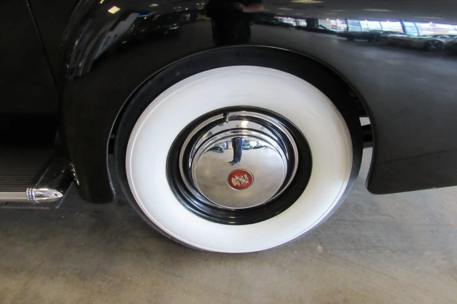 1939 Cadillac Series 70 & 75 - Image 4 of 12