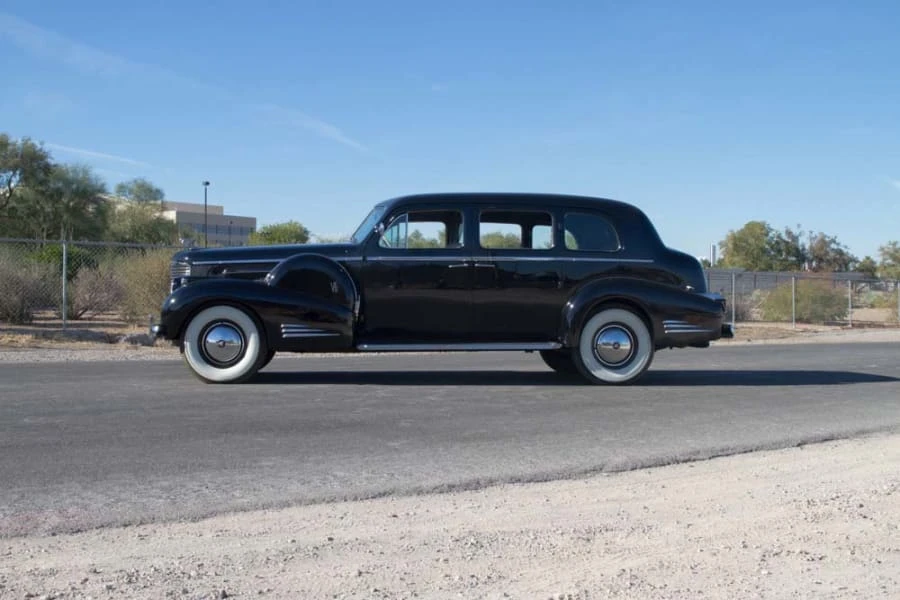1939 Cadillac Series 70 & 75 - Image 2 of 12