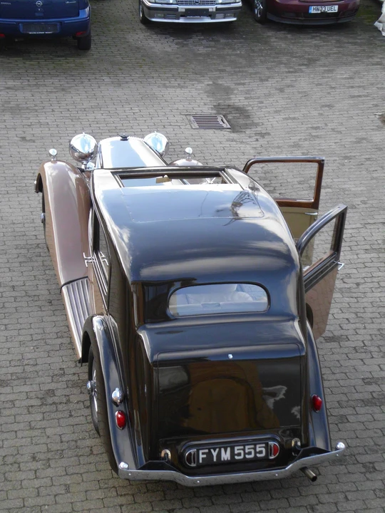 1939 Daimler - Image 3 of 16