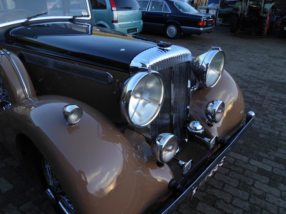 1939 Daimler - Image 11 of 16