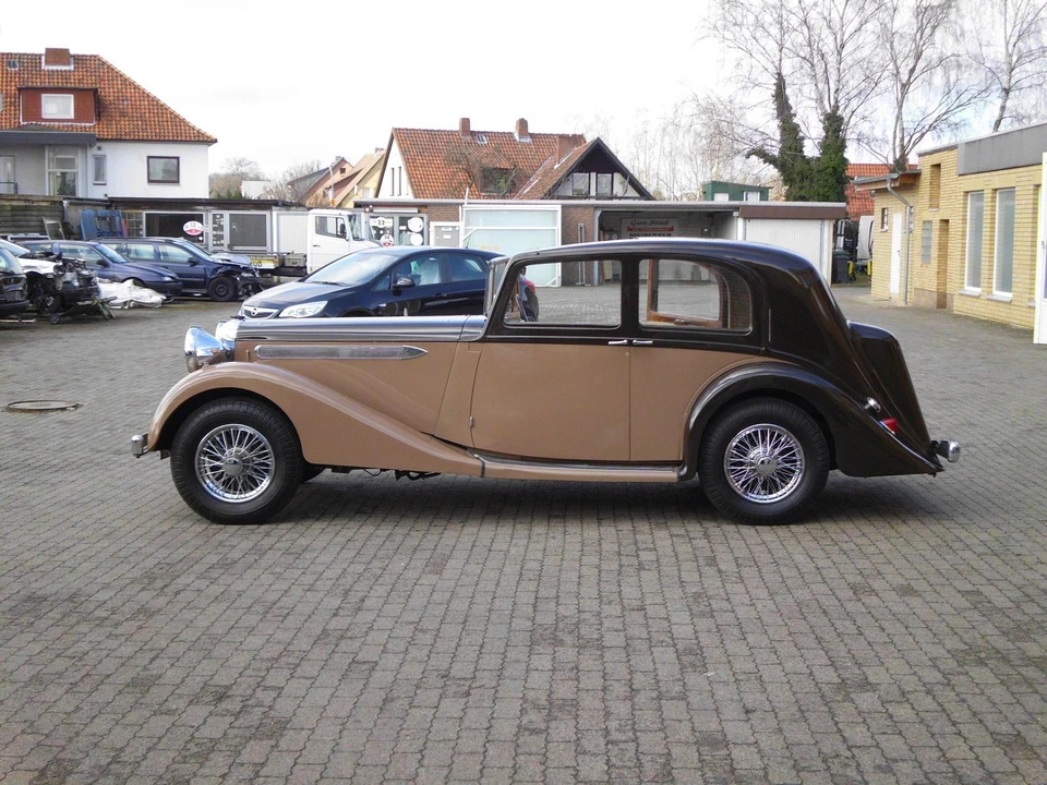 1939 Daimler - Image 2 of 16