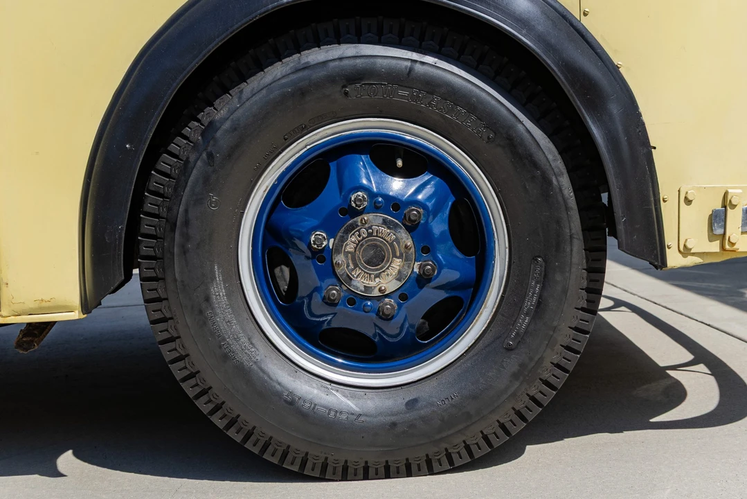 1939 Twin Coach - Image 24 of 31