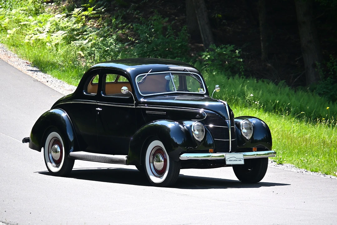 1939 Ford Standard & Deluxe & Super Deluxe - Image 4 of 31