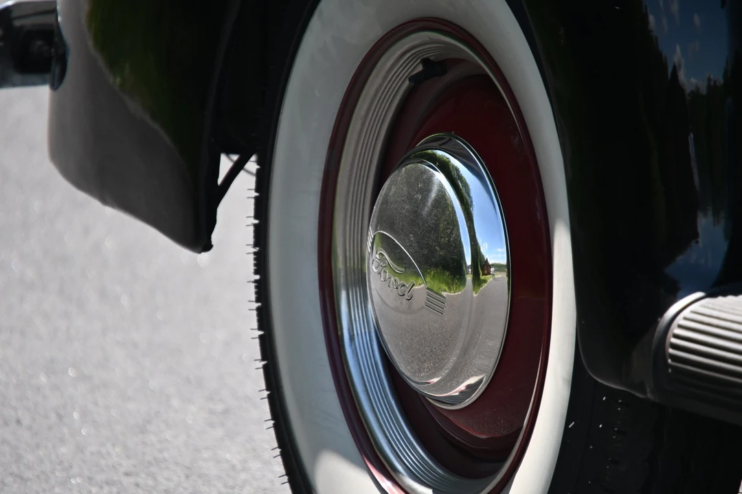 1939 Ford Standard & Deluxe & Super Deluxe - Image 8 of 31