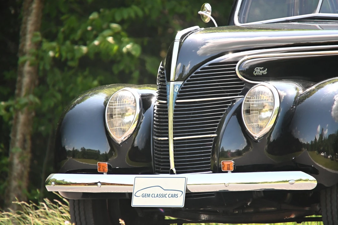 1939 Ford Standard & Deluxe & Super Deluxe - Image 6 of 31
